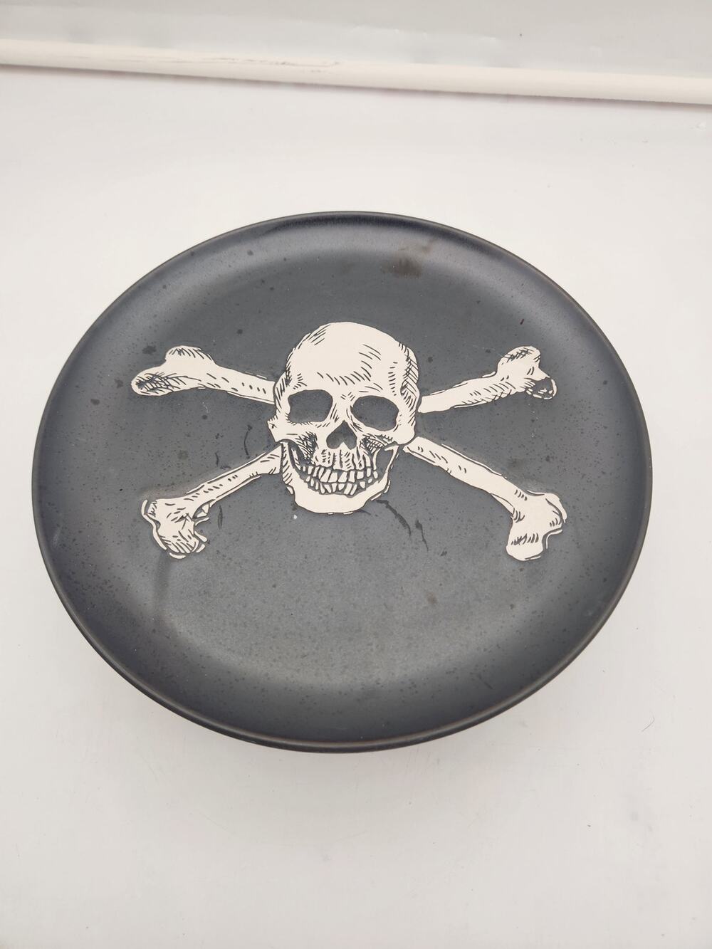 Threshold Skull & Crossbones Cake Pedestal / Serving Stand